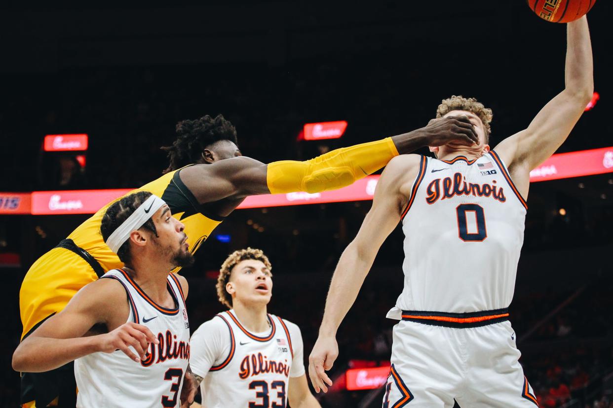 Missouri's Yaya Keita fouls Illinois' Brandin Podziemski (0) during the Braggin' Rights game Wednesday, Dec. 22, 2021, at the Enterprise Center in St. Louis. The photo won first place in the best sports photograph category in the Missouri Press Association's 2022 Better Newspaper Contest.