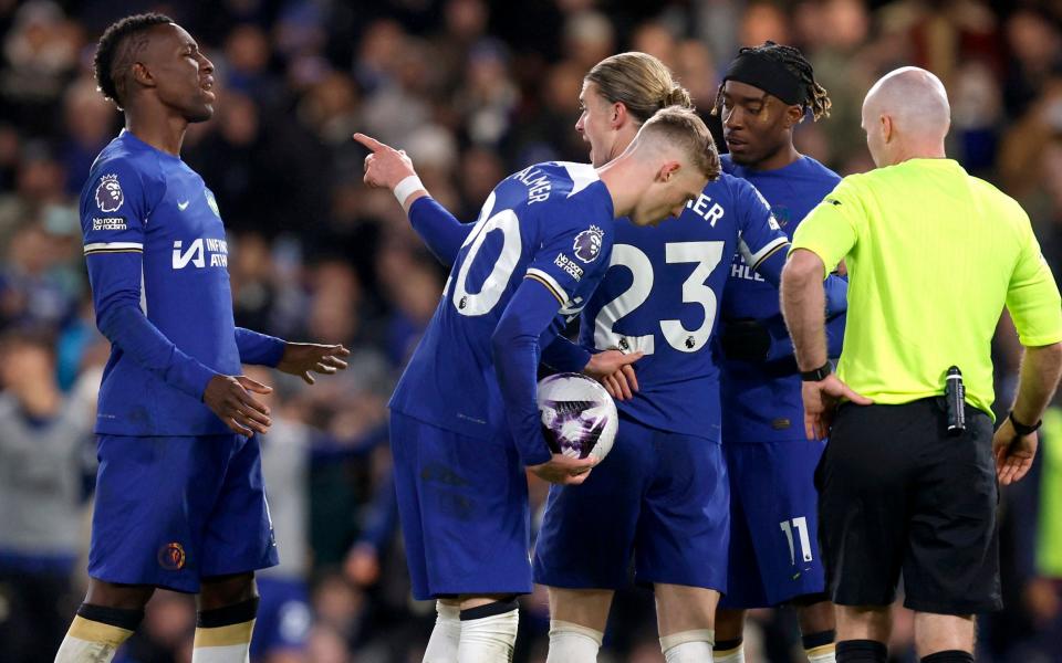 Chelsea stars Noni Madueke(right), Nicolas Jackson (left) and Cole Palmer (centre) argued over a penalty kick – Chaos as Chelsea players tussle over penalty against Everton