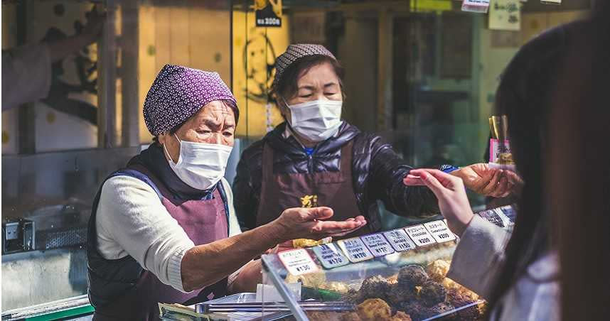 東京、大阪新冠病毒感染案例持續上升，面臨黃金週連假將至，東京都知事小池百合子籲請政府發布緊急事態宣言。（示意圖／Unsplash）