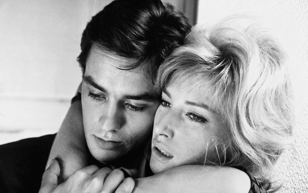 Monica Vitti and Alain Delon in L'eclisse (1962)