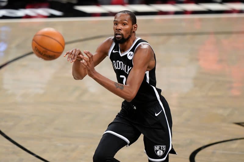 ▲籃網球星Kevin Durant(杜蘭特)攻下全場最高32分12籃板幫助球隊贏球，也成為史上唯一能2次代表球隊季後賽首秀繳出30+10的球員。（圖／美聯社／達志影像）