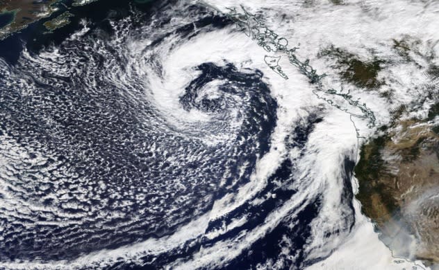 Storm Approaches Pacific NW 9/26