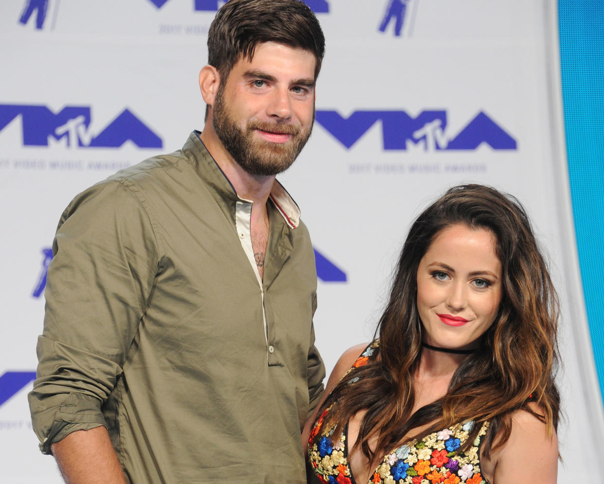 David Eason and Jenelle Evans arrive at the 2017 MTV Video Music Awards at the Forum on Aug. 27, 2017, in Inglewood, Calif. (Photo: Gregg DeGuire/Getty Images)