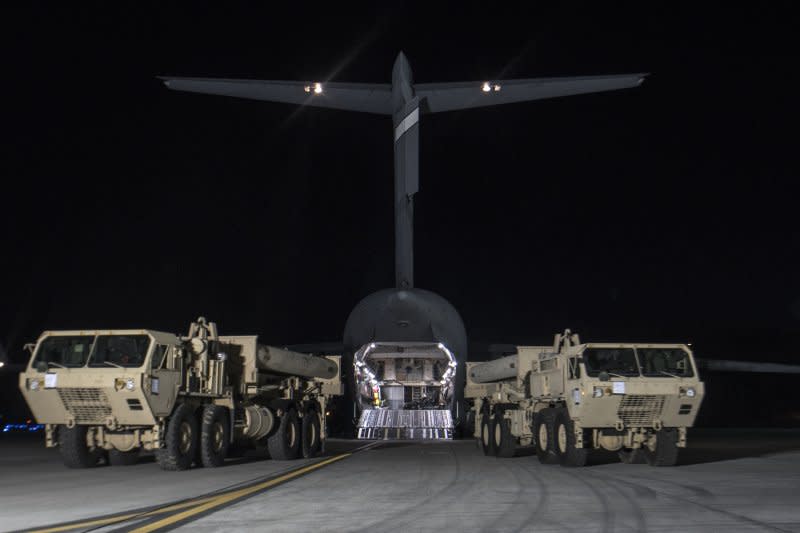 美軍薩德（THAAD）飛彈防禦系統第一批裝備7日進駐南韓（AP）
