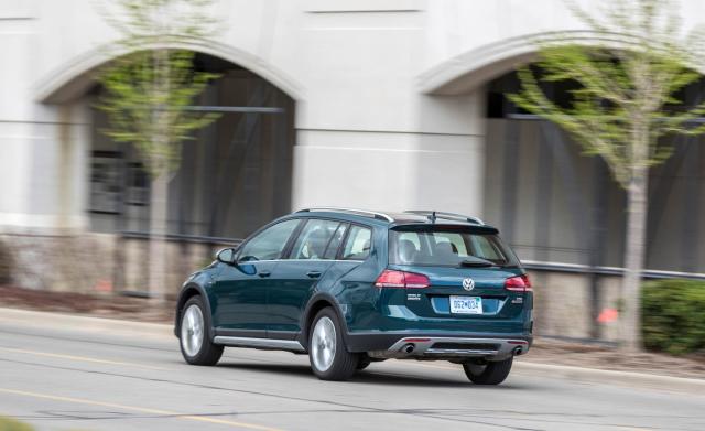 Charismatic all-rounder with all-wheel drive: new Golf Alltrack now  available to order