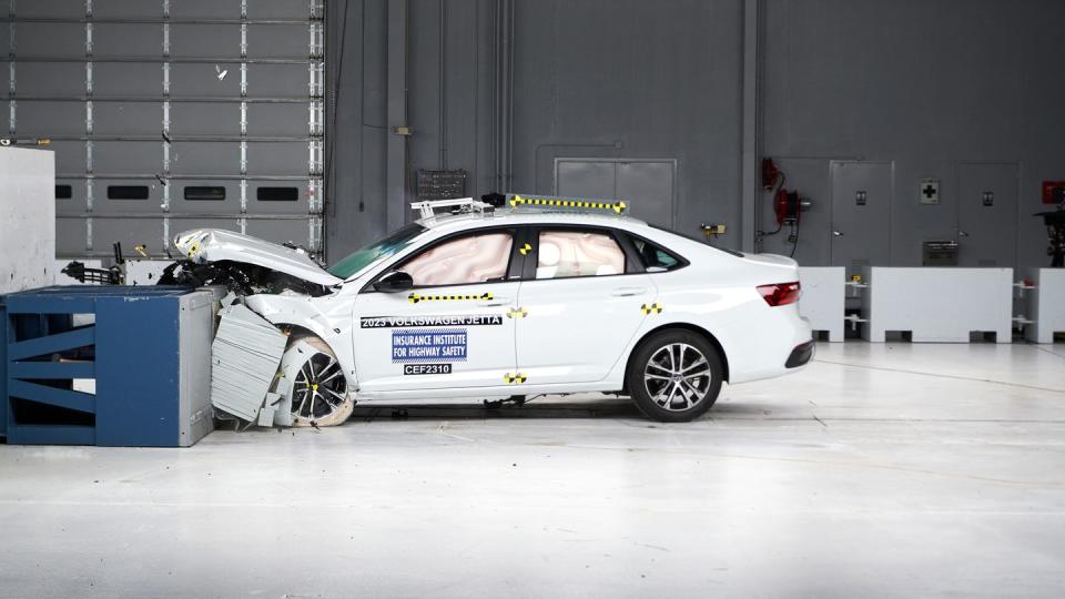 2023 volkswagen jetta crash test