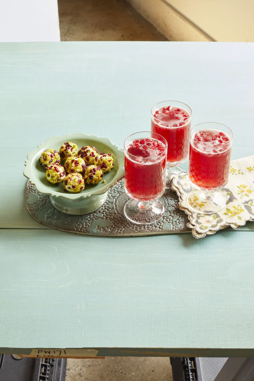 pomegranate sparklers cocktail recipes