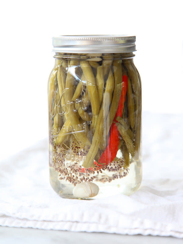 <strong>Get the <a href="http://www.foodiecrush.com/dilly-bean-recipe-10-pickle-recipes-love/" target="_blank">Pickled Dilly Green Beans recipe</a>&nbsp;from Foodie Crush</strong>