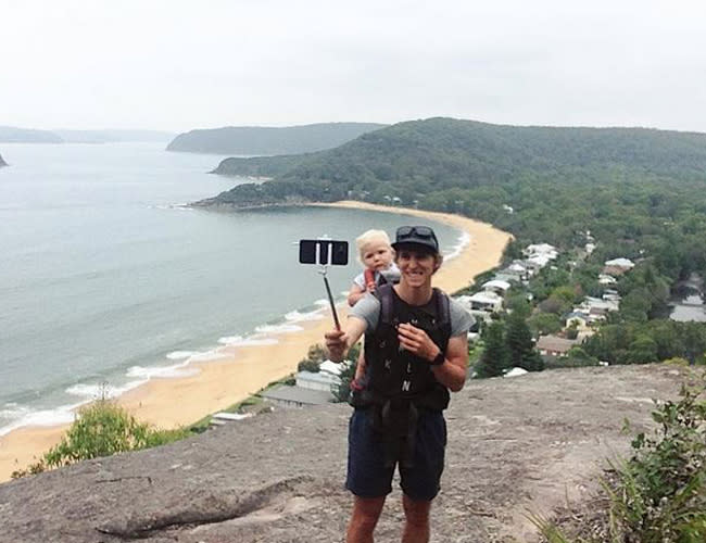 <p>Un petit selfie entre père et fils. <br>Crédit photo : Instagram @darelist.family </p>