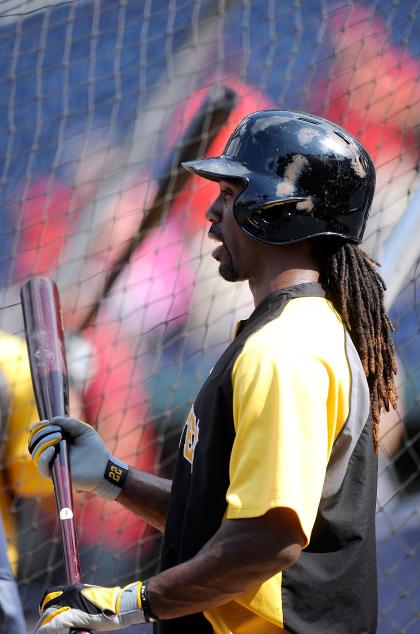 Pirates' Andrew McCutchen has broken rib