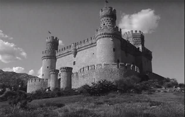 The video starts with a black and white picture of a castle. Photo: YouTube