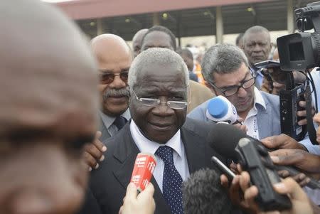 Presidential Candidate Afonso Dhlakama of the Mozambican Resistance Movement (RENAMO) speaks to the media after voting in Maputo in this file photo dated October 15, 2014. REUTERS/Grant Lee Neuenburg