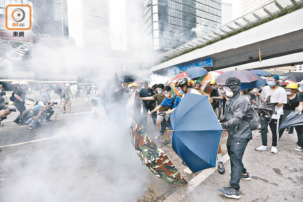 前年6月12日有大批市民上街，並觸發大規模警民衝突。