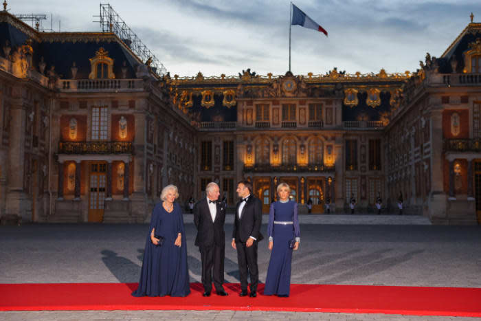 Los Reyes con el presidente y la primera dama de Francia en el banquete de Estado en Versalles
