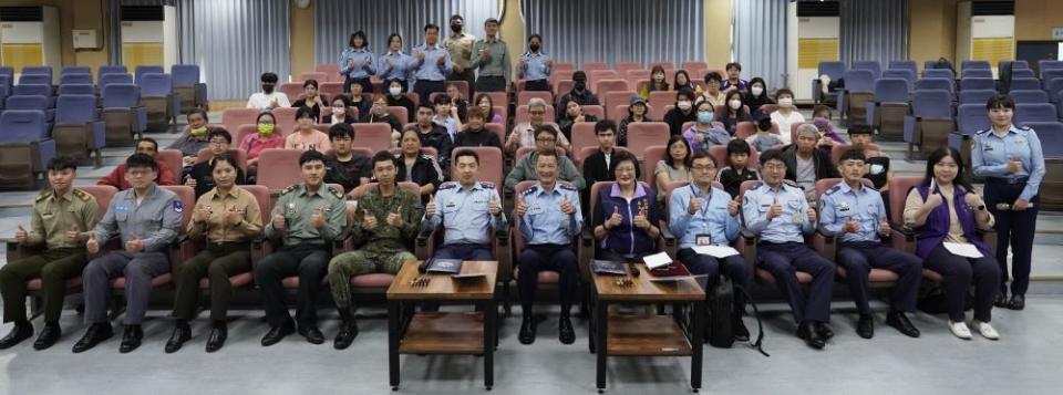 《圖說》新北社會局結合國軍舉辦「國軍人才招募說明會暨參訪活動」今日舉行。〈社會局提供提供〉