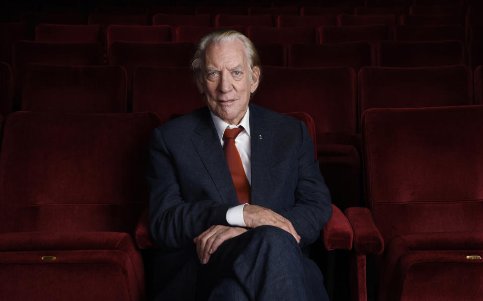 ARCHIVO- El actor Donald Sutherland en la Academia de las Artes y Ciencias Cinematográficas en Beverly Hills, California, el 13 de octubre de 2017. Sutherland, el imponente actor canadiense de "M.A.S.H." y "The Hunger Games", murió a los 88 años. (Foto Chris Pizzello/Invision/AP, archivo)