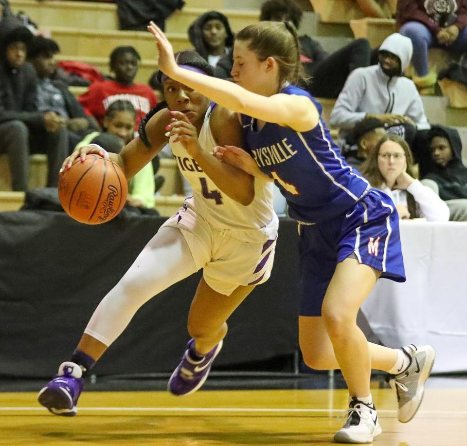 Marysville's Ava Wilkerson, right, defends Pickerington Central's Madison Greene during a Division I district final last season. Marysville is ranked fourth in this week's Ohio AP poll, and Central is ranked sixth.