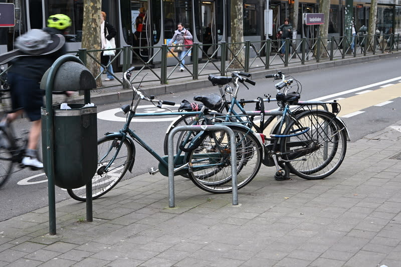 比利時自行車數量多 自行車是比利時人仰賴的交通工具之一。為了防盜， 街頭停放的自行車都會上鎖。 中央社記者吳柏緯布魯塞爾攝 114年12月22日 