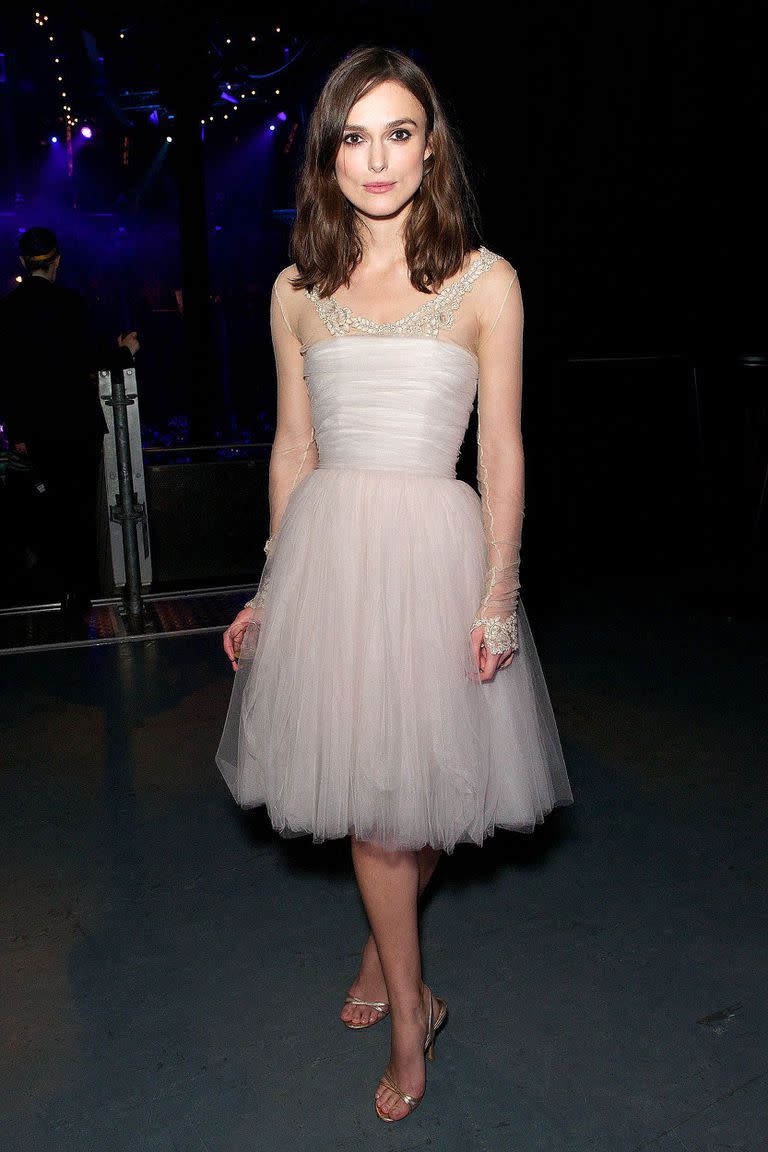 En diciembre de 2003, la actriz recicló su vestido de casamiento para la Serious Fun Children's Network Gala, que se celebró en Londres
