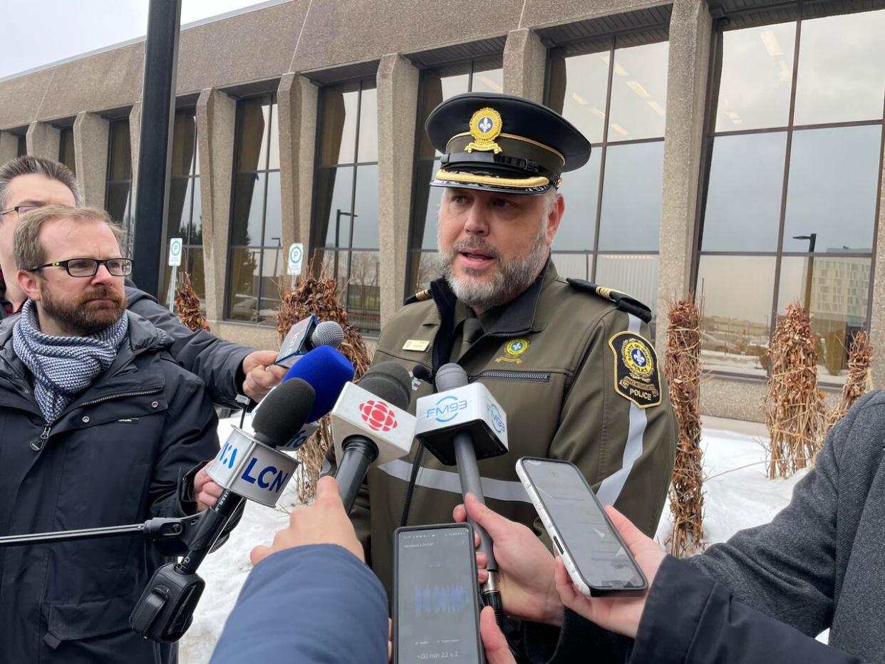Sgt. Benoit Richard says police forces are working together to combat organized crime.  (Camille Carpentier/Radio-Canada - image credit)