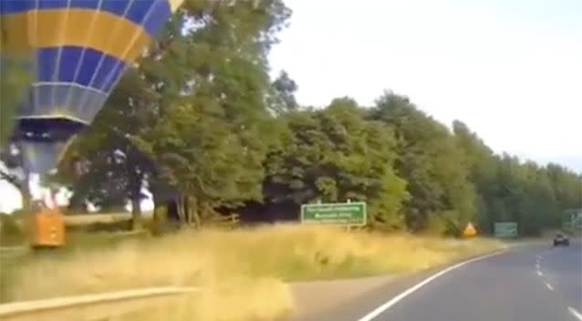 The balloon narrowly misses the road. Source: Leicester Mercury/Kim Foskett