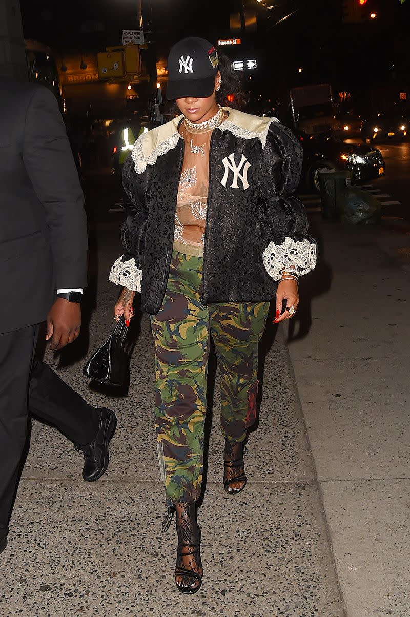 <p> Rihanna shuts it down in Dapper Dan X Gucci. </p>