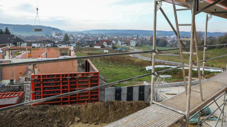 Vor allem junge Familien haben es schwer, ein erschwingliches Eigenheim zu finden. Foto: dpa