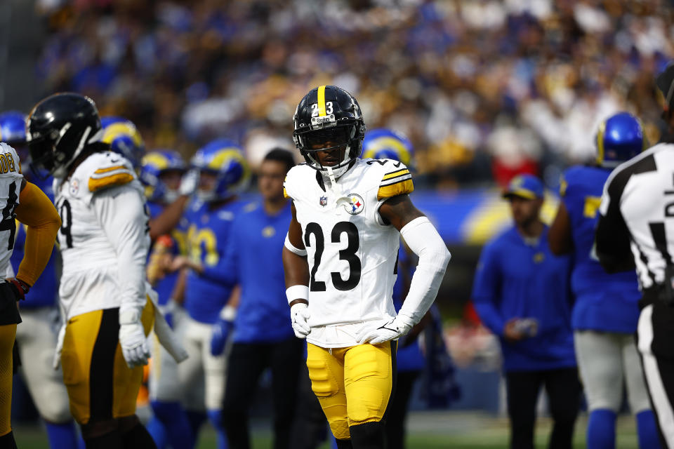 INGLEWOOD, CALIFORNIA – OCTOBER 22: Damontae Kazee #23 of the Pittsburgh Steelers at SoFi Stadium on October 22, 2023 in Inglewood, California. (Photo by Ronald Martinez/Getty Images)