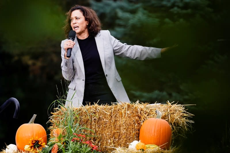 FILE PHOTO: Kamala Harris, U.S. Senator and Democratic presidential hopeful, speaks at the Polk County Democrats’ Steak Fry in Des Moines