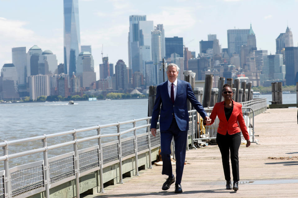 New York City Mayor and Democratic Presidential candidate Bill de Blasio arrives at Liberty Island with his wife Chirlane McCray to attend the dedication of the new Statue of Liberty Museum in New York Harbor, U.S., May 16, 2019. REUTERS/Mike Segar     TPX IMAGES OF THE DAY