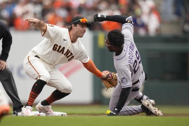 Giants close home schedule with 10-inning walk-off victory