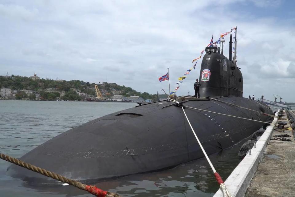 Vista del submarino ruso de propulsión nuclear “Kazán’’ en el puerto de La Habana, Cuba, el 17 de junio de 2024.