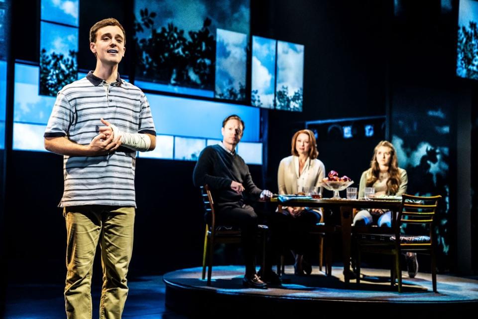 Evan Hansen, played by Stephen Christopher Anthony, visits the Murphy family in "Dear Evan Hansen."
