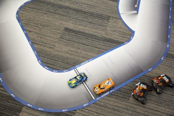 View of the track, assembled through a tongue-slot system.