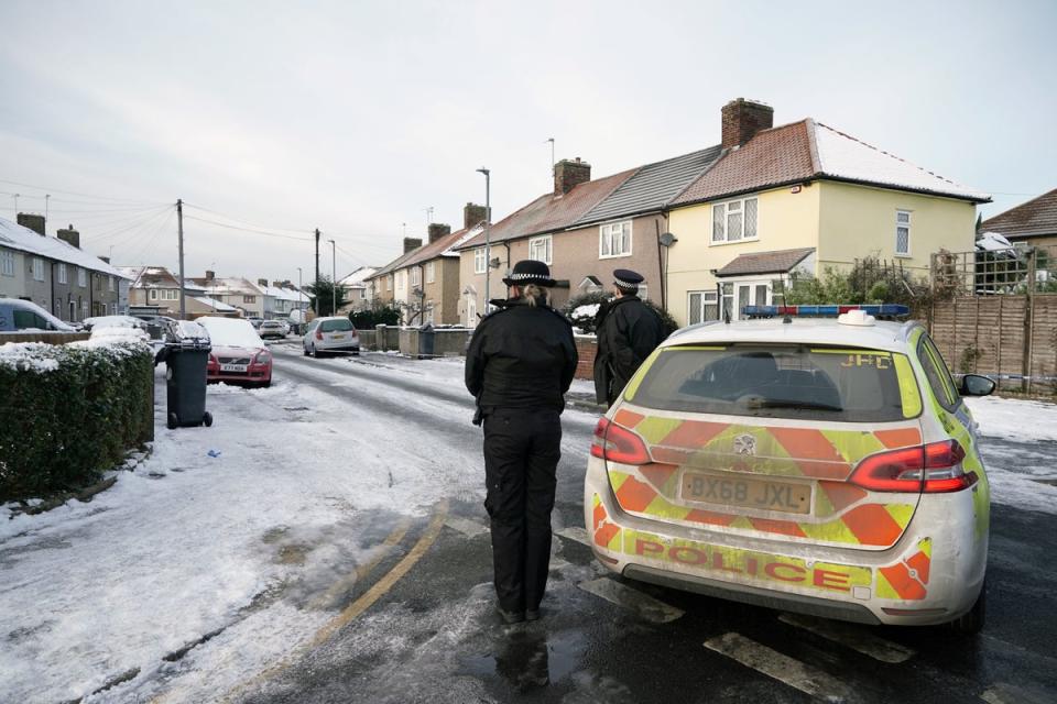 Policiers près de la scène (PA)