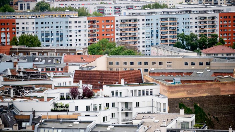 Blick auf Wohnhäuser in Berlin.