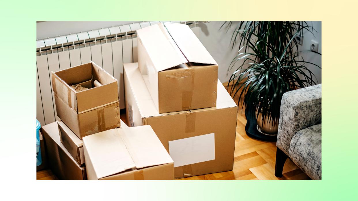  Moving boxes on a green ombre background 