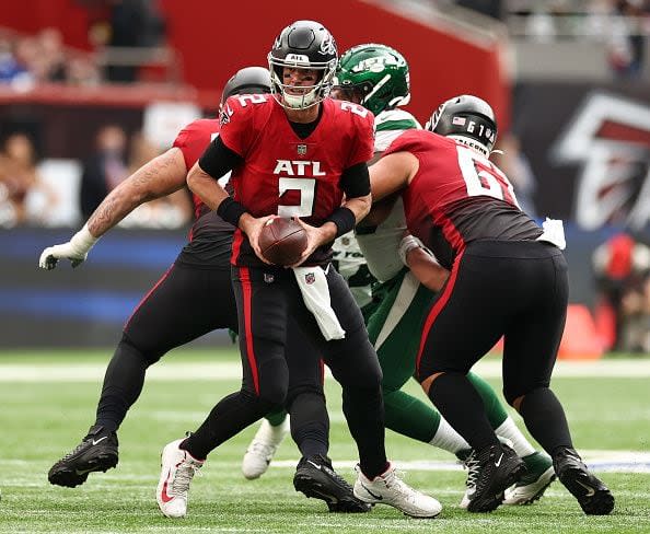 LONDON, ENGLAND - OCTOBER 10: Matt Ryan #2 of the Atlanta Falcons looks to make a pass during the NFL London 2021 match between New York Jets and Atlanta Falcons at Tottenham Hotspur Stadium on October 10, 2021 in London, England. (Photo by Ryan Pierse/Getty Images)