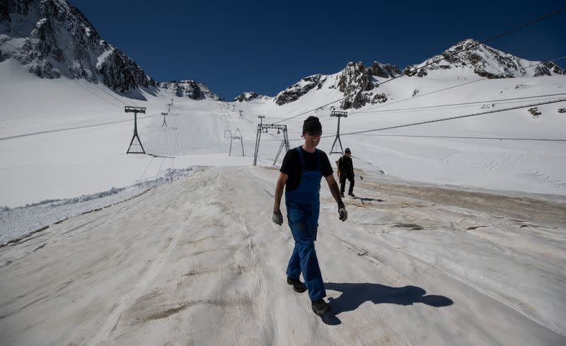 Austrians cover a glacier to protect it from global warming