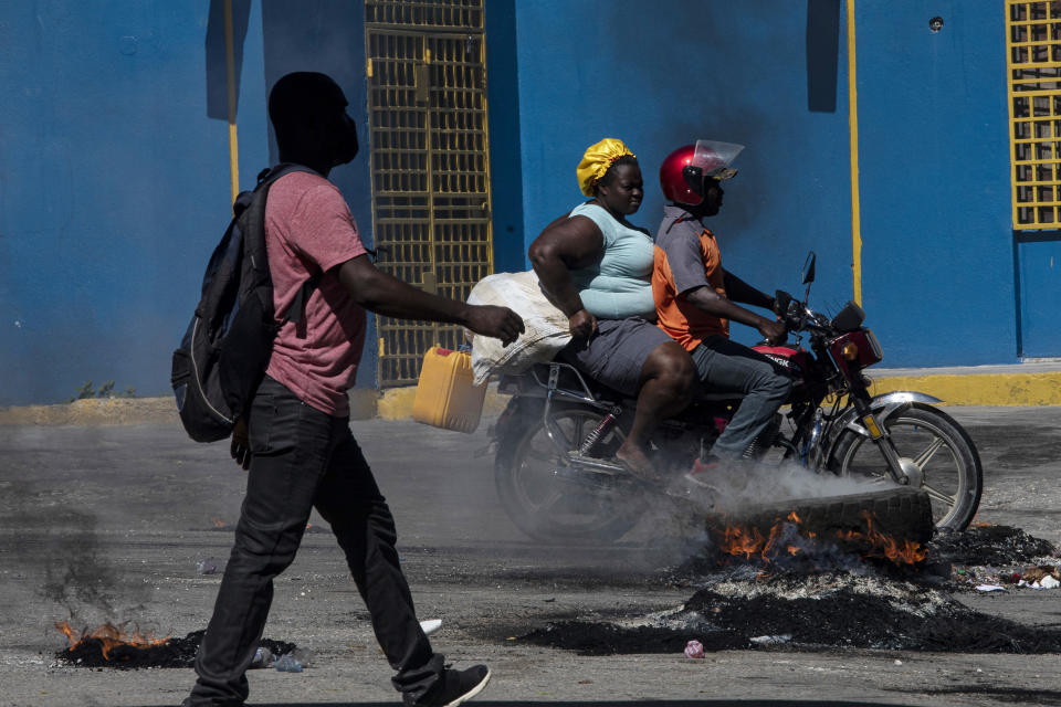 Los miembros de la pandilla G9 protestaban pacíficamente en julio en Puerto Príncipe, Haití, por el asesinato del presidente Jovenel Moïse. (Victor Moriyama/The New York Times)