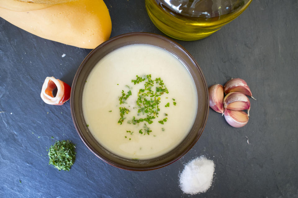 El ajoblanco puede plantarle cara al todopoderoso gazpacho. Foto: Getty Creative