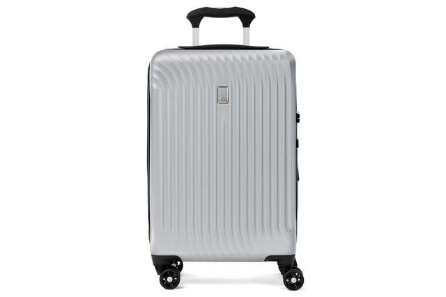 TravelArim Airline Approved Durable Carry-On Luggage 22x14x9 - Lightweight  Carry On Suitcase Set with Small Cosmetic Case - Bed Bath & Beyond -  36351948