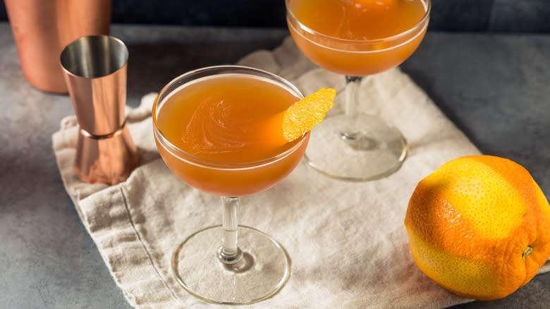 Blood and sand cocktails with orange