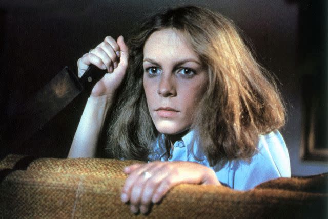 Mary Evans/COMPASS INTERNATIONAL PICTURES/FALCON INTERNATIONAL PRODUC/Ronald Grant/Everett Collection Jamie Lee Curtis in <em>Halloween</em> (1978)