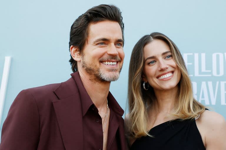 Allison Williams y Matt Bomer posan para los fotógrafos en el Centro Wallis Annenberg para las Artes Escénicas el sábado pasado. Los protagonistas de Compañeros de viaje se encuentran en plena campaña de cara a las nominaciones de los Premios Emmy 2024 que se anunciarán el próximo mes