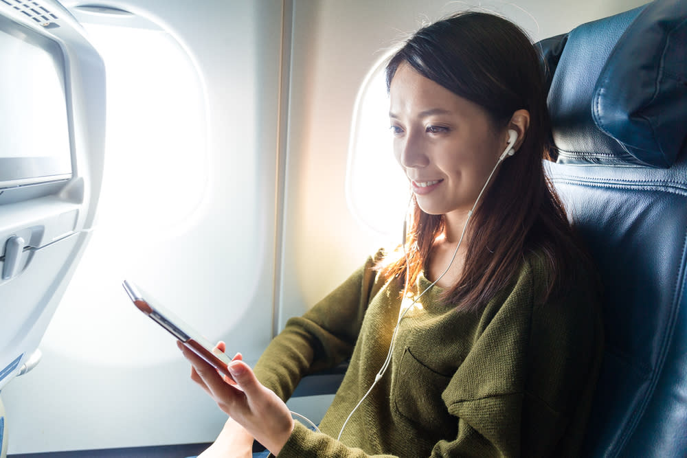 If you fly to these countries, you will no longer be allowed to use an electronic device on an airplane