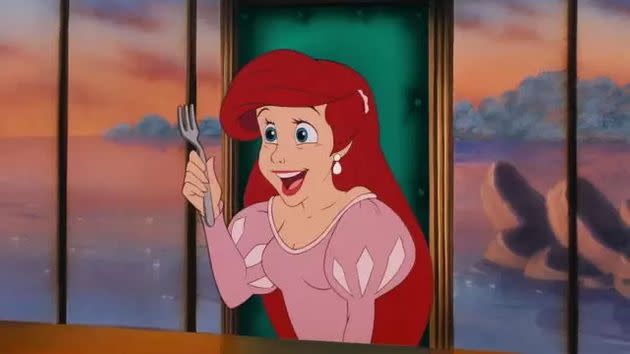 Ariel reunites with her dinglehopper while having dinner with Prince Eric