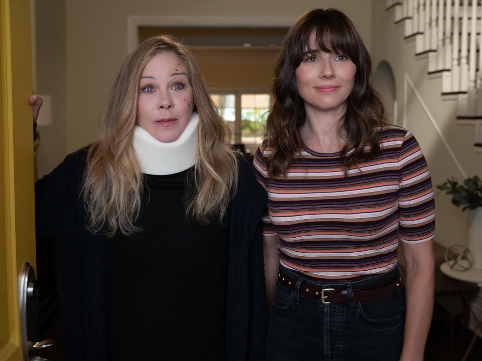 Christina Applegate and Linda Cardellini in "Dead To Me."