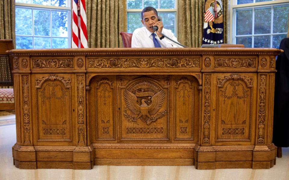 US President Barack Obama at the Resolute Desk - Pete Souza