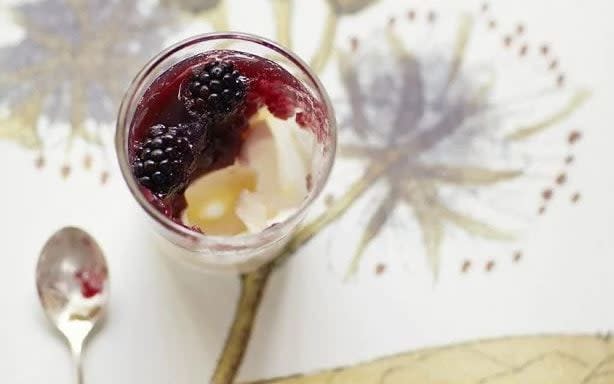 Buttermilk cream and blackberry jelly - Yuki Sugiura